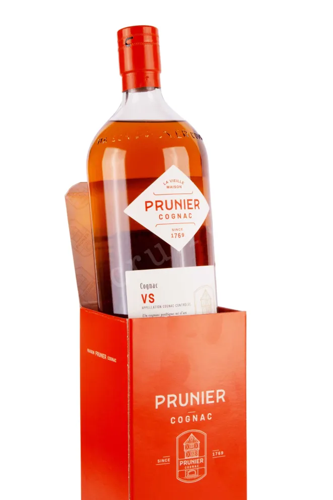 В подарочной коробке Prunier VS 0.7 л