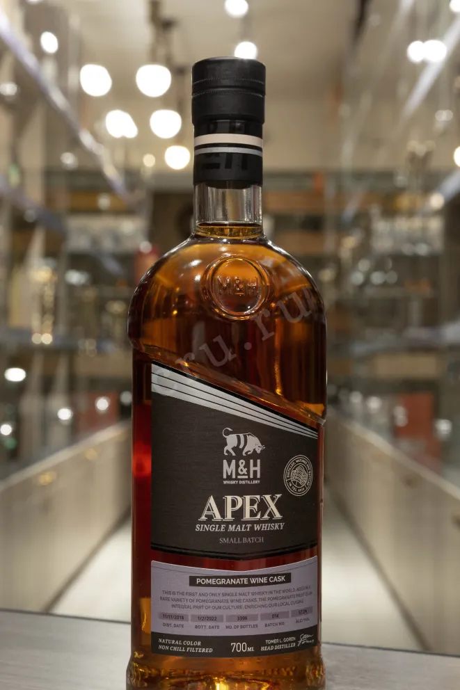 В магазине Крю Профи M & H Apex Pomegranate Wine Cask gift box 0.7 л