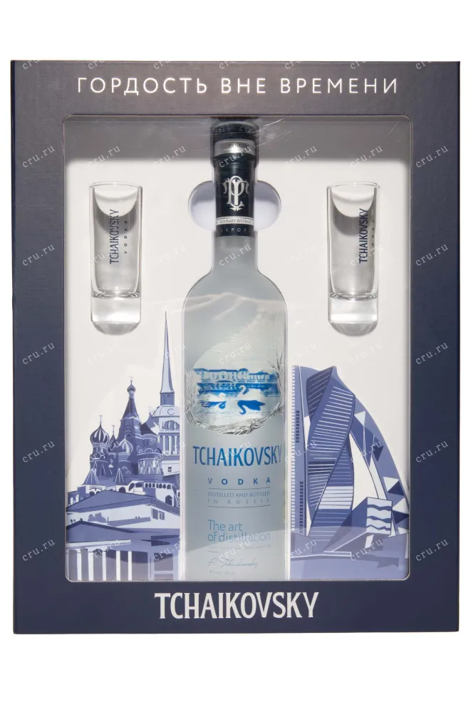 В подарочной коробке Tchaikovsky in gift box with 2 glasses 0.7 л