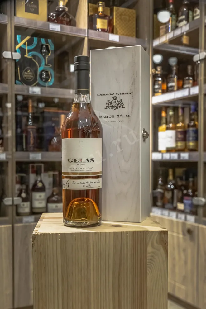 В магазине Крю Профи Gelas Bas Armagnac 1963 wooden box 1963 0.7 л