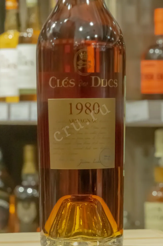 В магазине Крю Профи Cles des Ducs 1980 0.7 л