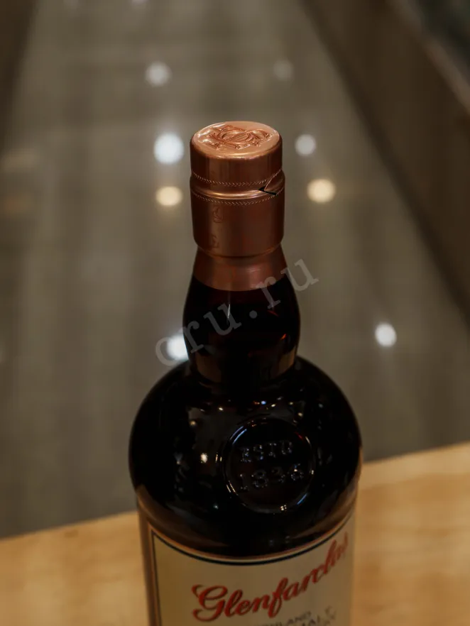 Пробка Glenfarclas 25 years in gift box 0.7 л