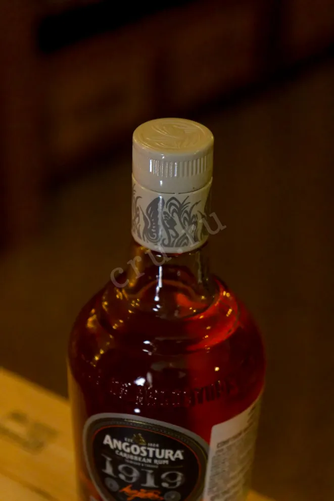 Пробка Angostura 1919 gift box 0.7 л