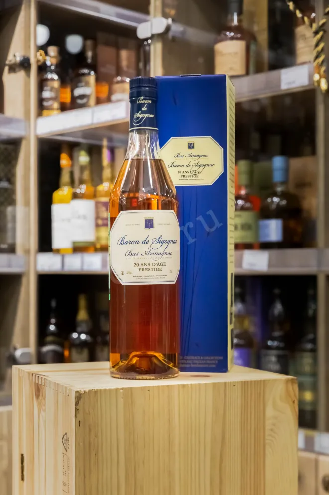 В магазине Крю Профи Baron de Sigognac 20 ans in gift box 0.7 л