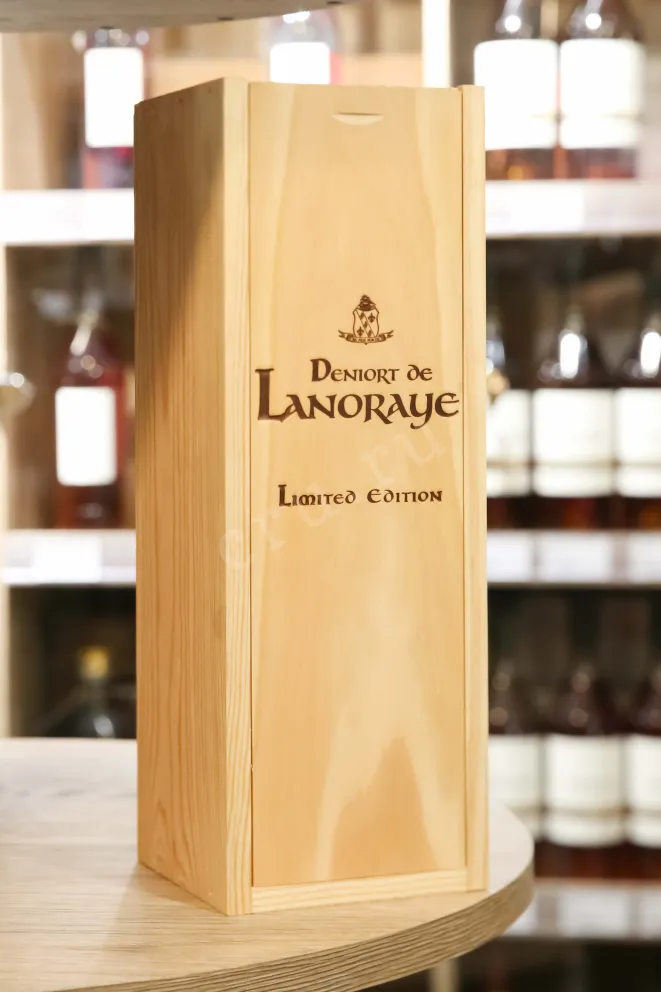 В магазине Крю Профи Deniort de Lanoraye Bons Bois wooden box  0.7 л