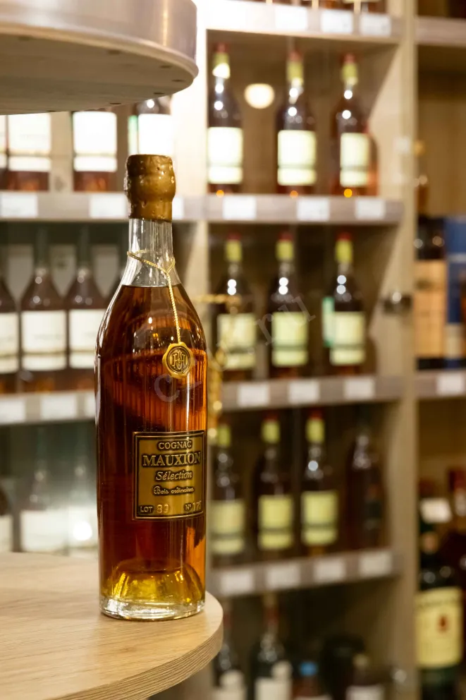В магазине Крю Профи Mauxion Selection Grande Champagne in wooden box 1988 0.7 л