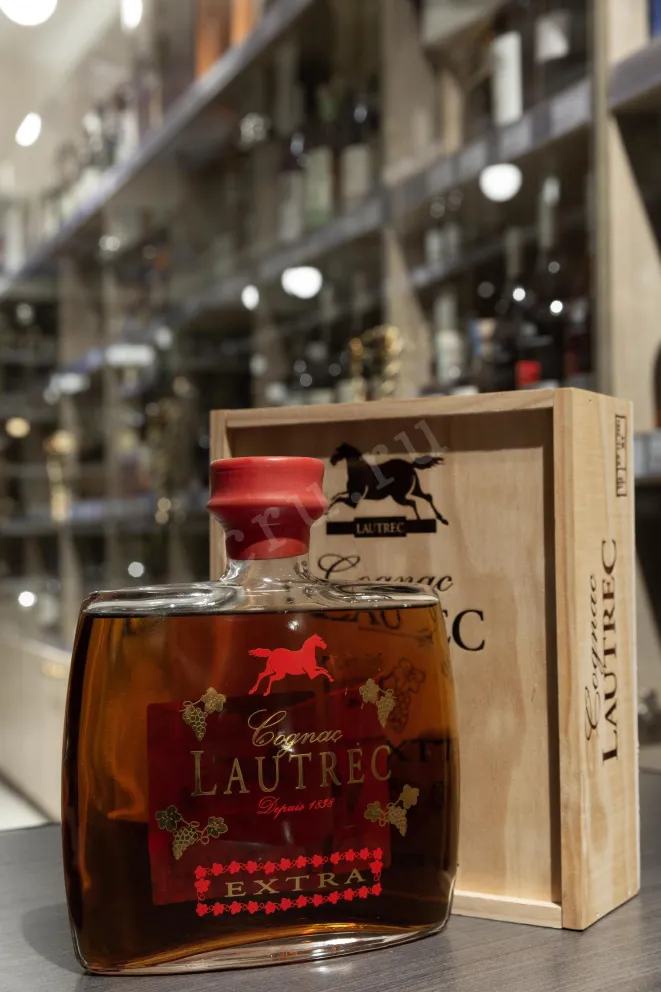 В магазине Крю Профи Lautrec Extra in wooden box 0.7 л