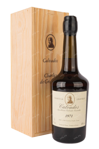 Кальвадос Charles de Granville wooden box 1971  0.7 л