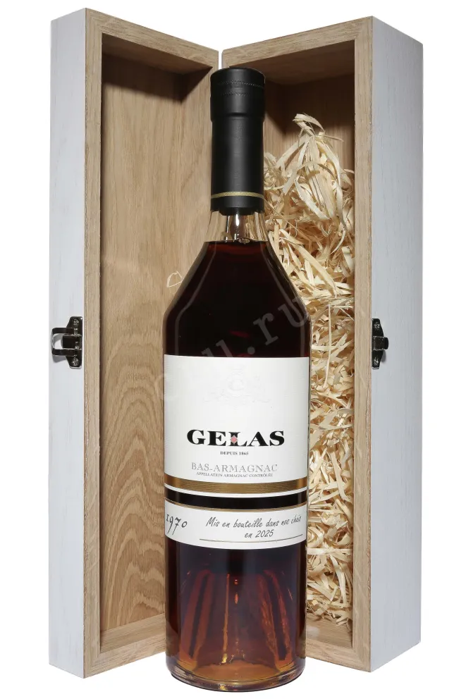В деревянной коробке Gelas 1970 0.7 л