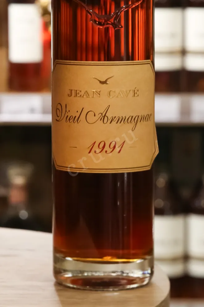 В магазине Крю Профи Jean Cave Vieil in gift box 1991 0.7 л