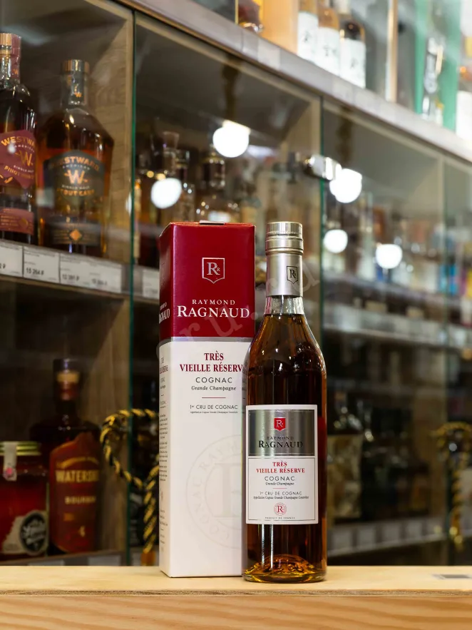 В магазине Крю Профи Raymond Ragnaud Tres Vielle Reserve Grand Champagne 1er Cru De Cognac in gift box 0.5 л