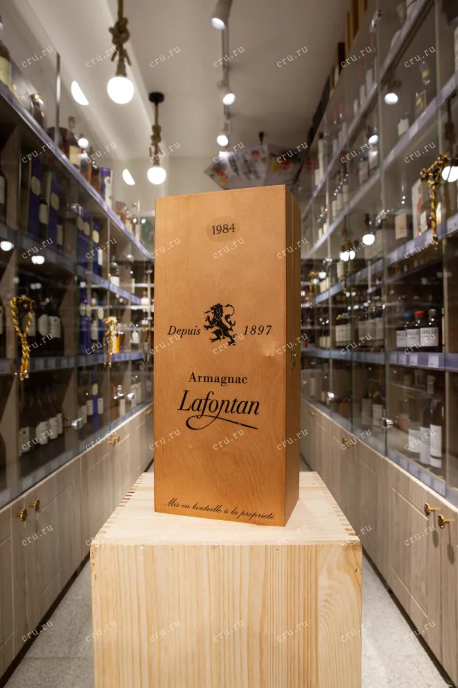 В магазине Крю Профи Lafontan 1984 0.7 л