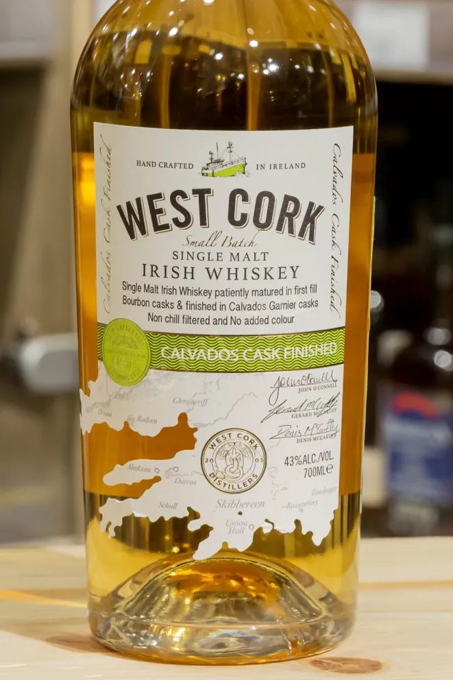 В магазине Крю Профи West Cork Small Batch Calvados Cask with gift box 0.7 л