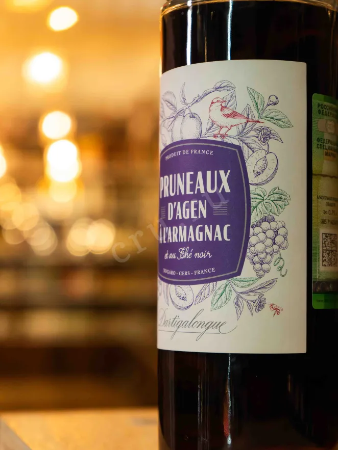 В магазине Крю Профи Dartigalongue Pruneaux a L'Armagnac gift box 0.7 л