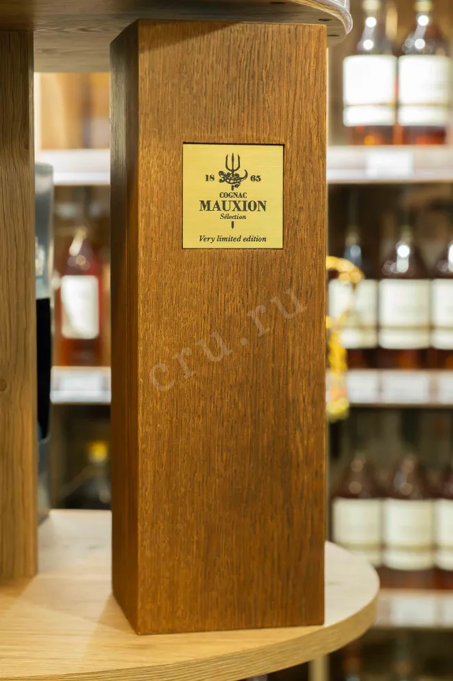 В магазине Крю Профи Mauxion Selection Fins Bois in wooden box 1989 0.7 л