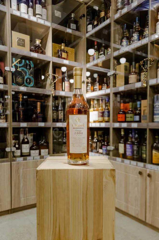 В магазине Крю Профи Chabot 1999 0.7 л