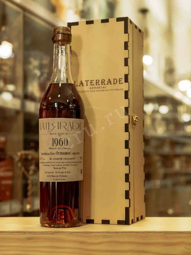 В магазине Крю Профи Laterrade Chateau de Castex Bas-Armagnac in wooden box 1960 0.7 л