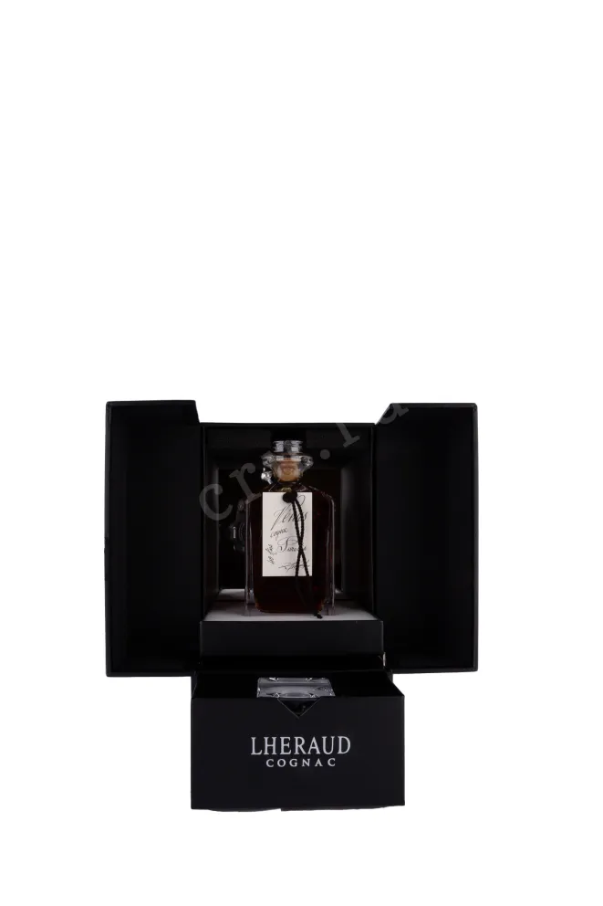 В подарочной коробке Lheraud Venus 40 years with gift box 1983 0.7 л