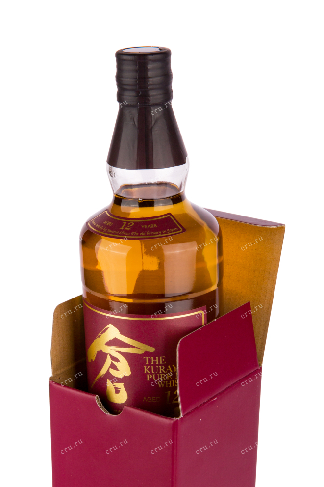 Бутылка виски The Kurayoshi Pure Malt 12 years 0.7 в подарочной коробке