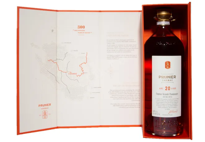 В подарочной коробке Prunier Ans 20 D'Age Grande Champagne in gift box 1999 0.7 л