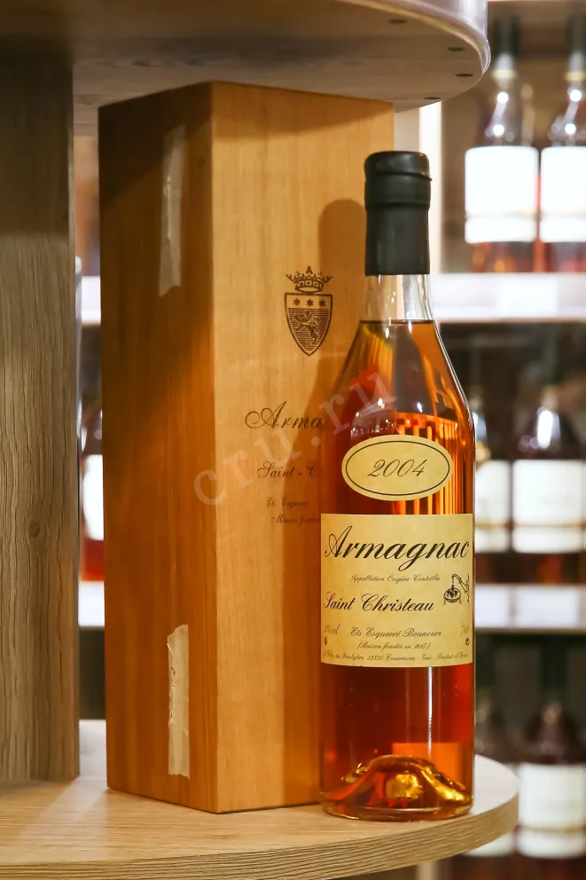 В магазине Крю Профи Saint Cristeau AOC in gift box 2004 0.7 л