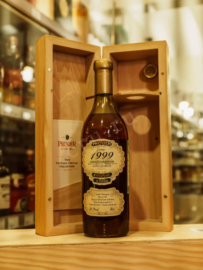 В магазине Крю Профи Prunier Grande Champagne Vintage 1999 wooden box 1999 0.7 л