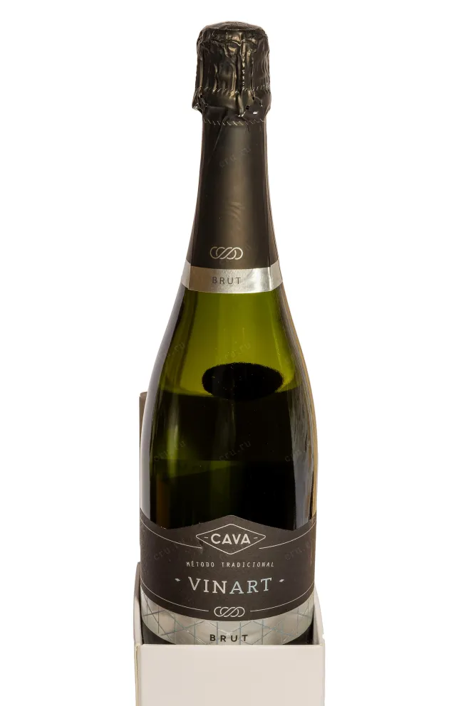 В подарочной коробке Vinart Brut Cava in gift box 2022 0.75 л