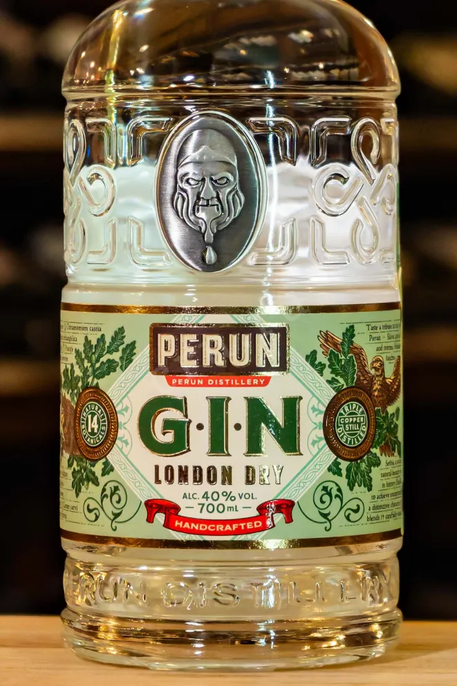 В магазине Крю Профи Perun London Dry 0.7 л