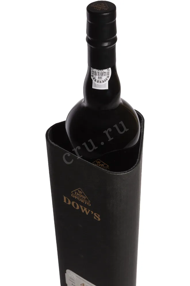 В подарочной коробке Dows 40 years Tawny 1983 0.75 л