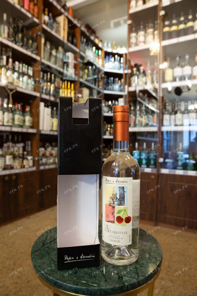 В магазине Крю Профи Acquavita Ciliegie in gift box 0.5 л
