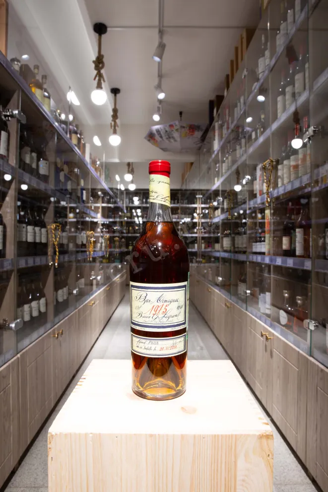 В магазине Крю Профи Baron G. Legrand 1975 0.7 л