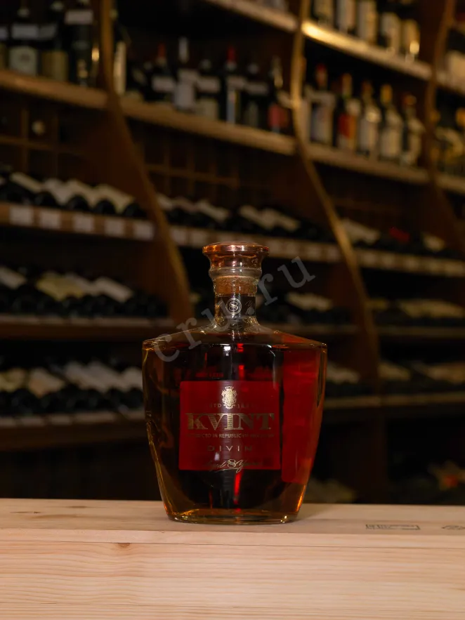 В магазине Крю Профи Kvint Divin 8 years in gift box 0.5 л