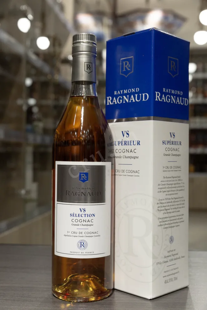 В магазине Крю Профи Raymond Ragnaud VS Grand Champagne 1er Cru De Cognac in gift box 0.7 л