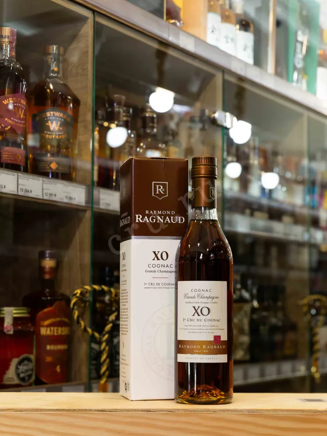 В магазине Крю Профи Raymond Ragnaud XO Grand Champagne 1er Cru De Cognac in gift box 0.5 л