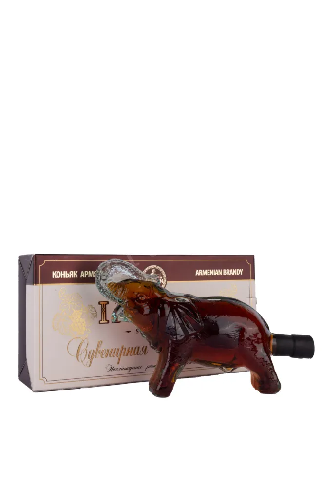 Коньяк Иджеван 5 лет подарочная упаковка "Слон"  0.5 л