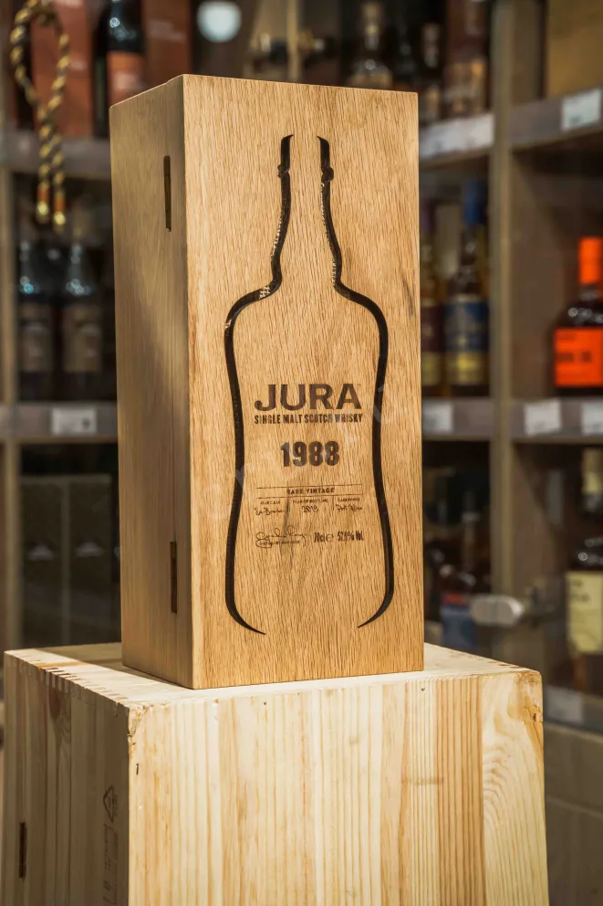 В магазине Крю Профи Jura 1988 0.7 л