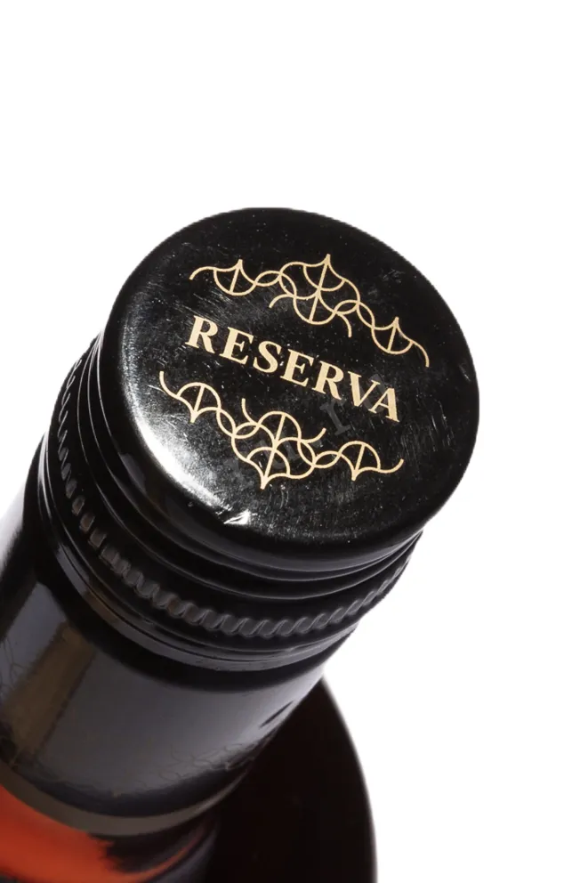 Пробка Cartavio Reserve 8 Years Old 0.75 л