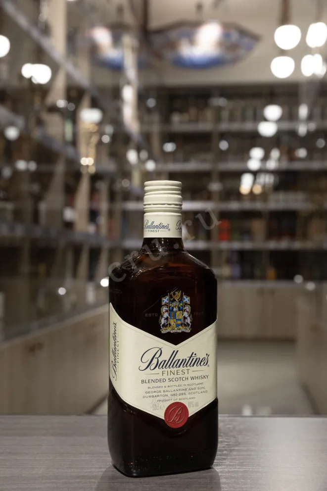 В магазине Крю Профи Ballantines 0.5 л