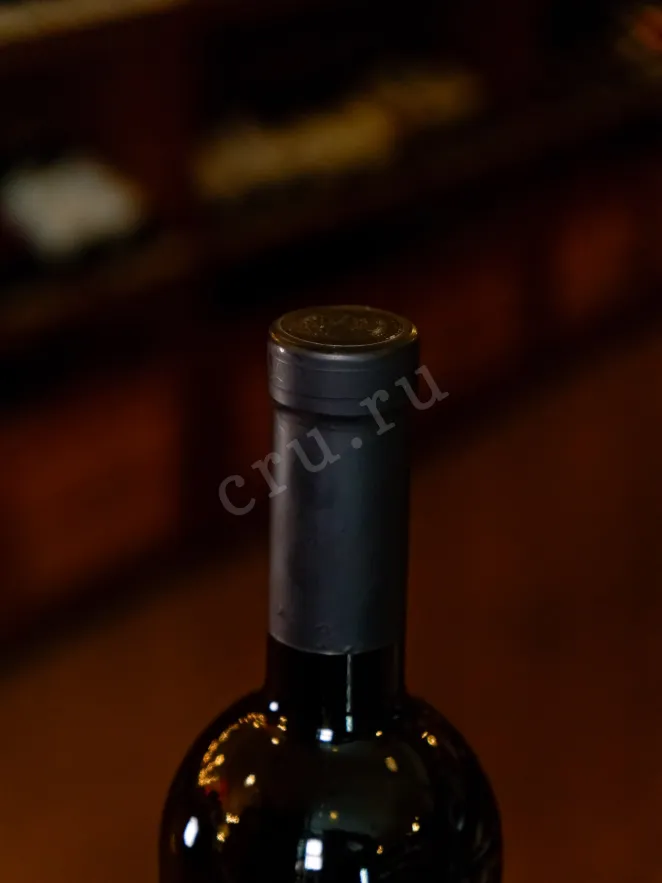 Пробка Schuchmann Alazani Valley Red semi-sweet 2022 0.75 л