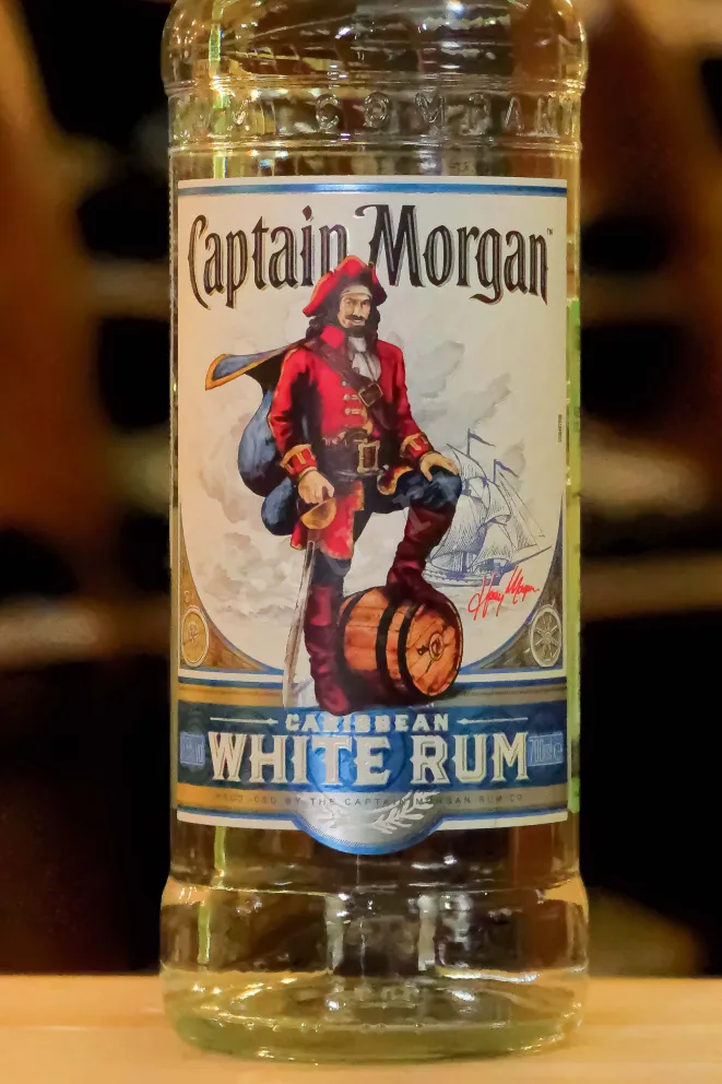 В магазине Крю Профи Captain Morgan White 0.7 л
