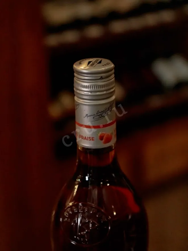 Пробка Marie Brizard Fraise des Bois 0.7 л