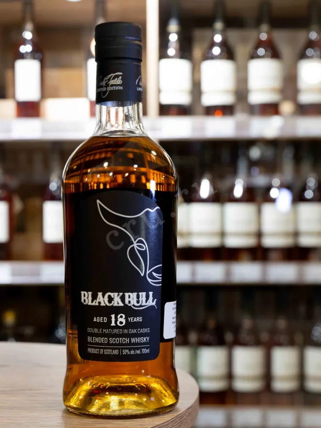 В магазине Крю Профи Black Bull Blended 18 years old with gift box 0.7 л