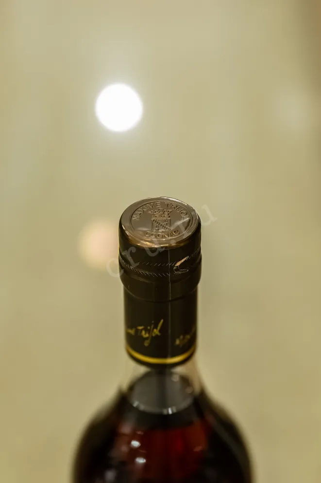 Пробка Maxime Trijol Petite Champagne wooden box 1991 0.7 л