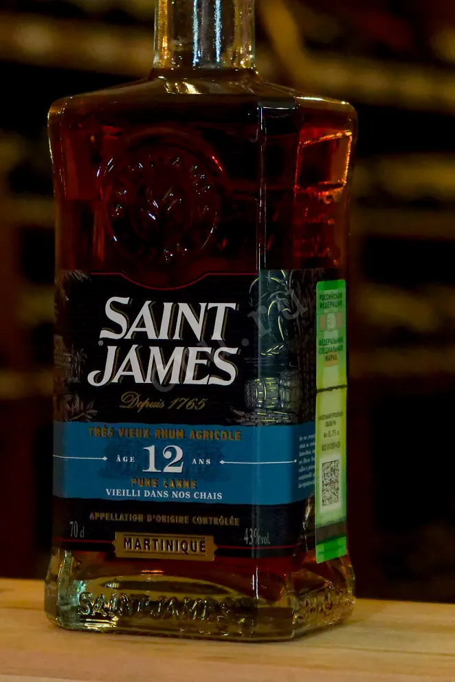 В магазине Крю Профи Saint James Agricole Tres Vieux 12 years in gift box 0.7 л