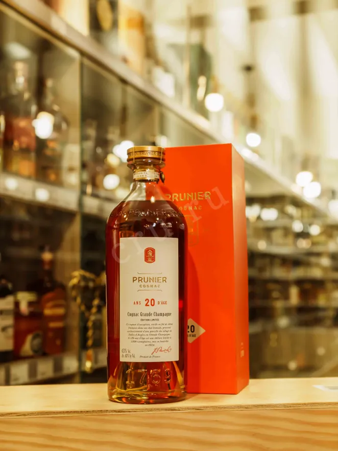 В магазине Крю Профи Prunier Ans 20 D'Age Grande Champagne in gift box 0.7 л