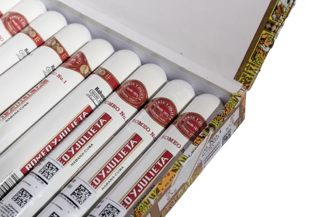 Коробка с сигарами Romeo y Julieta Romeo № 1 Tubos *10