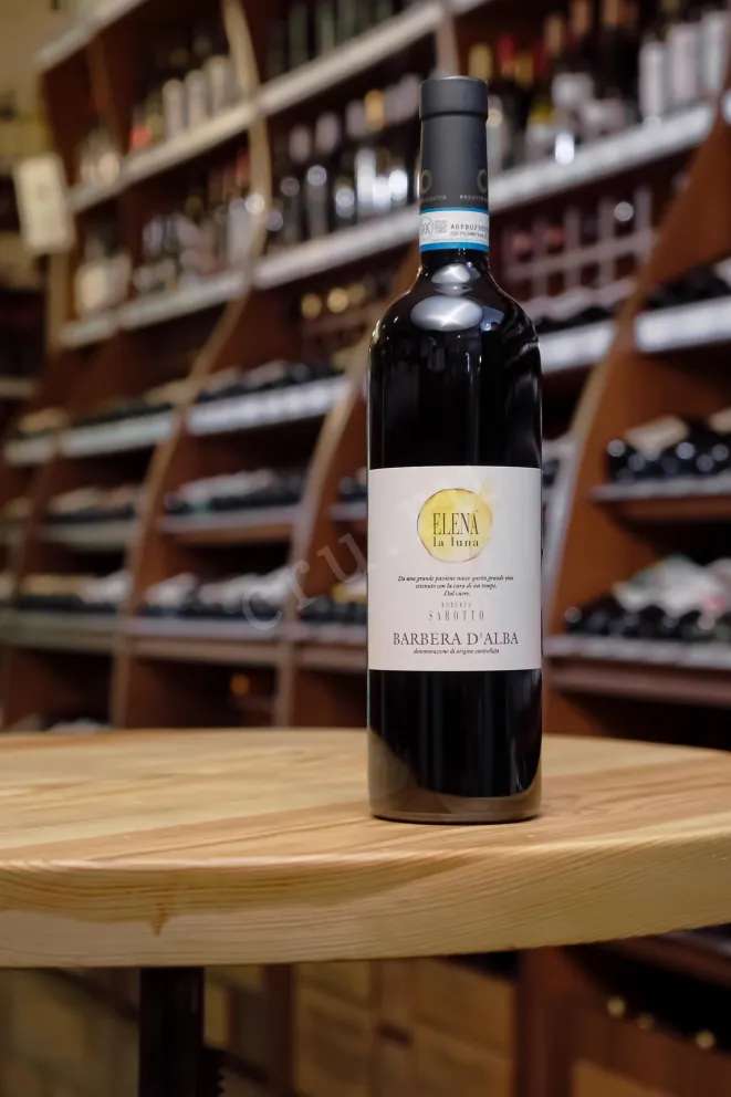 В магазине Крю Профи Elena La Luna Barbera d'Alba Roberto Sarotto 2022 0.75 л