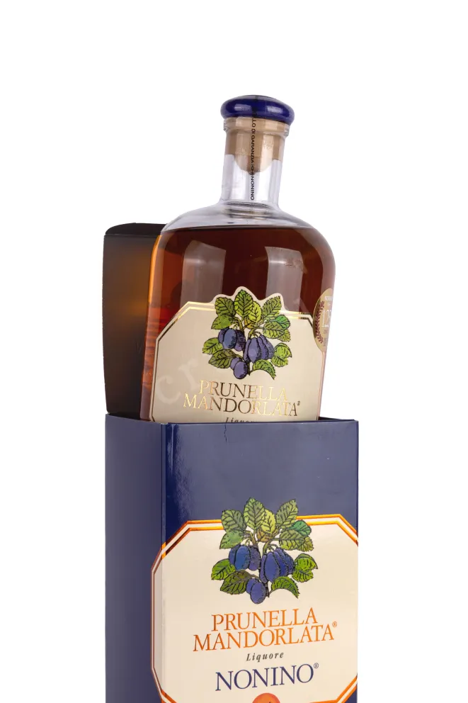 В подарочной коробке Nonino Prunella Mandorlata 0.7 л