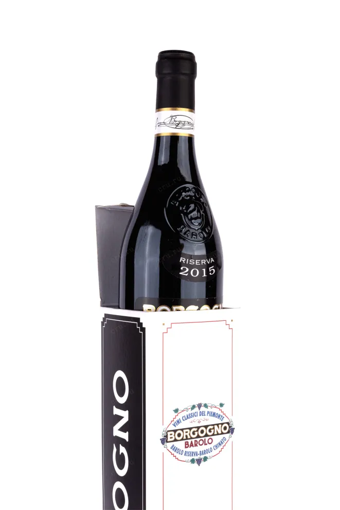 В подарочной коробке  Borgogno Barolo Riserva with gift box 2015 0.75 л