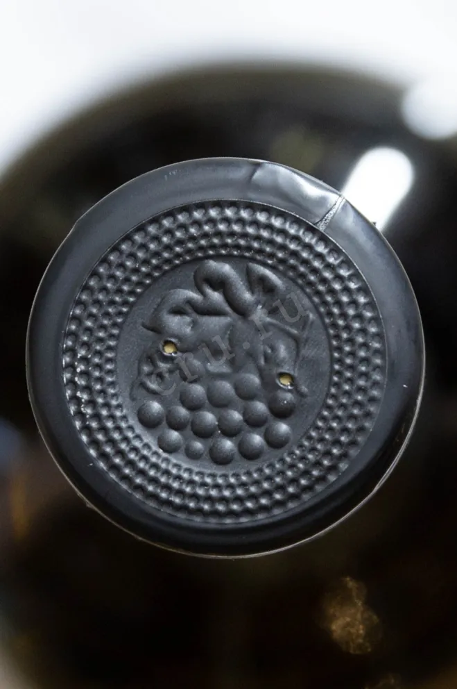 Пробка Vaziani Saperavi 2018 0.75 л